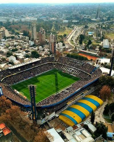 Vista aérea del Gigante de Arroyito y el barrio Arroyito que lo rodea