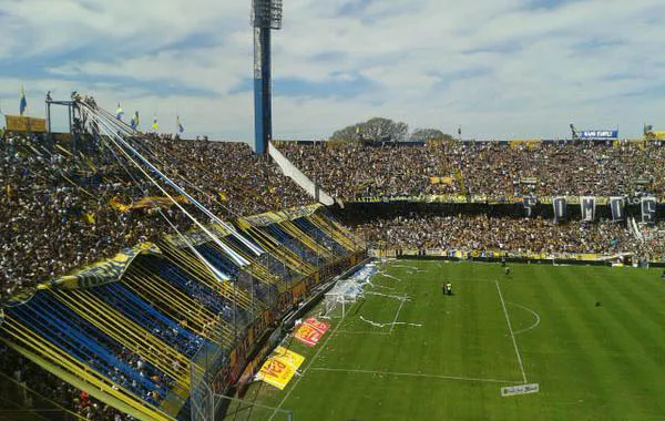 Vista general de las tribunas colmadas del Gigante de Arroyito en un día de partido